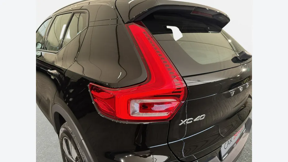VOLVO XC40 -
