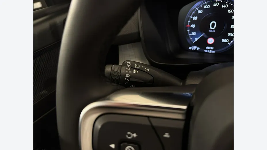 VOLVO XC40 -