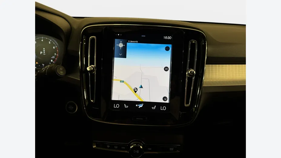 VOLVO XC40 XC40 T3 Momentum Pro aut