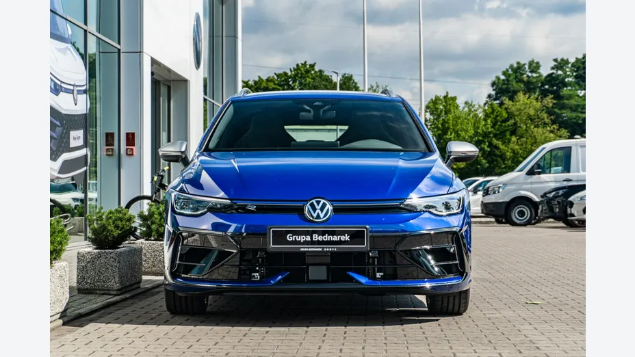 VOLKSWAGEN Golf -
