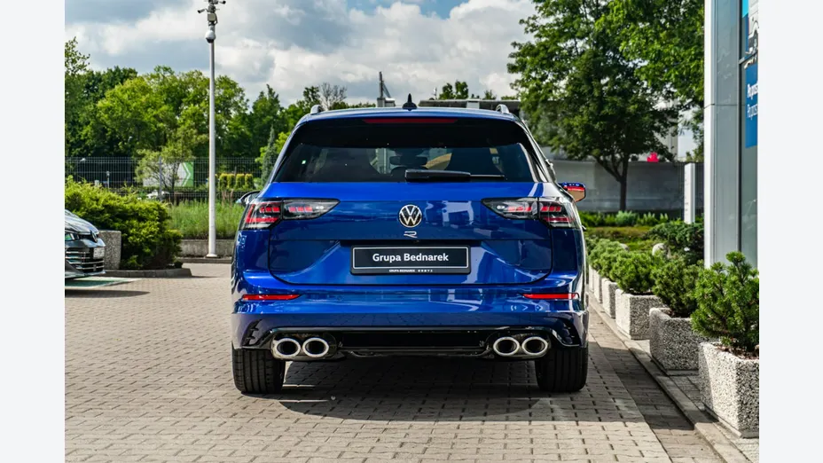 VOLKSWAGEN Golf -