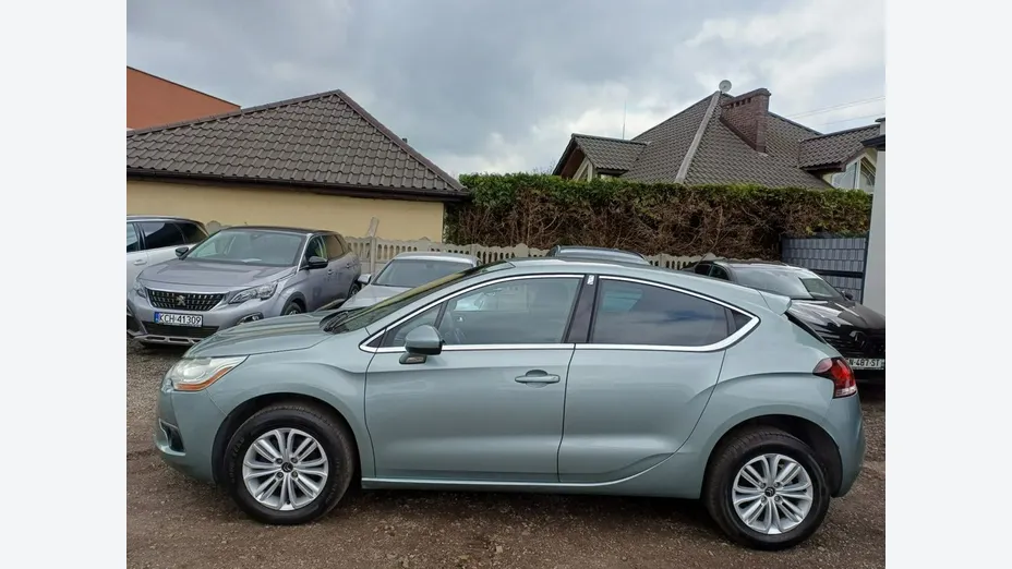 CITROEN DS4 -