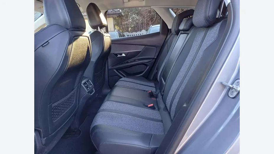 PEUGEOT 3008 -