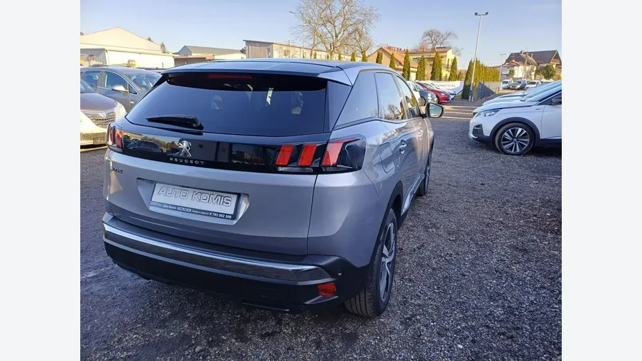 PEUGEOT 3008 -