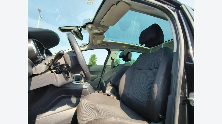 PEUGEOT 5008 -