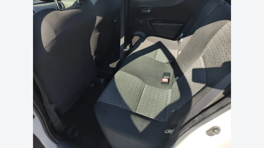 TOYOTA Yaris -
