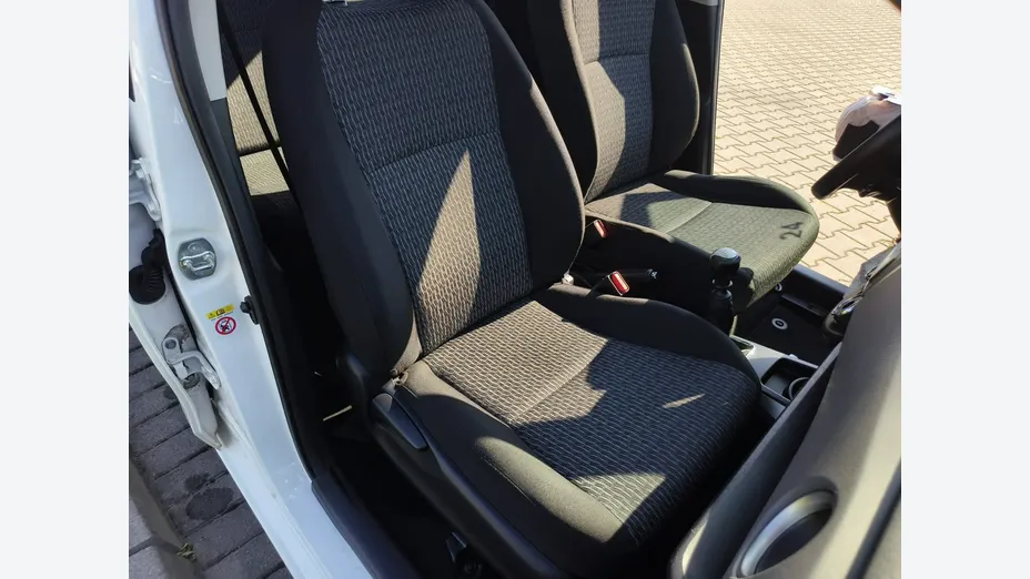 TOYOTA Yaris -