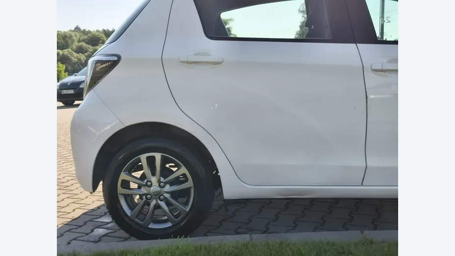 TOYOTA Yaris -