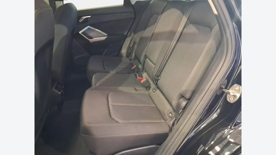 AUDI Q3 -
