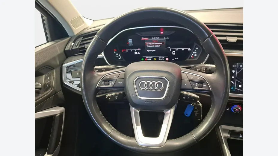 AUDI Q3 -