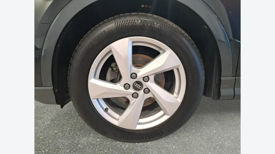 AUDI Q3 -