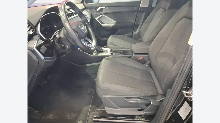 AUDI Q3 -