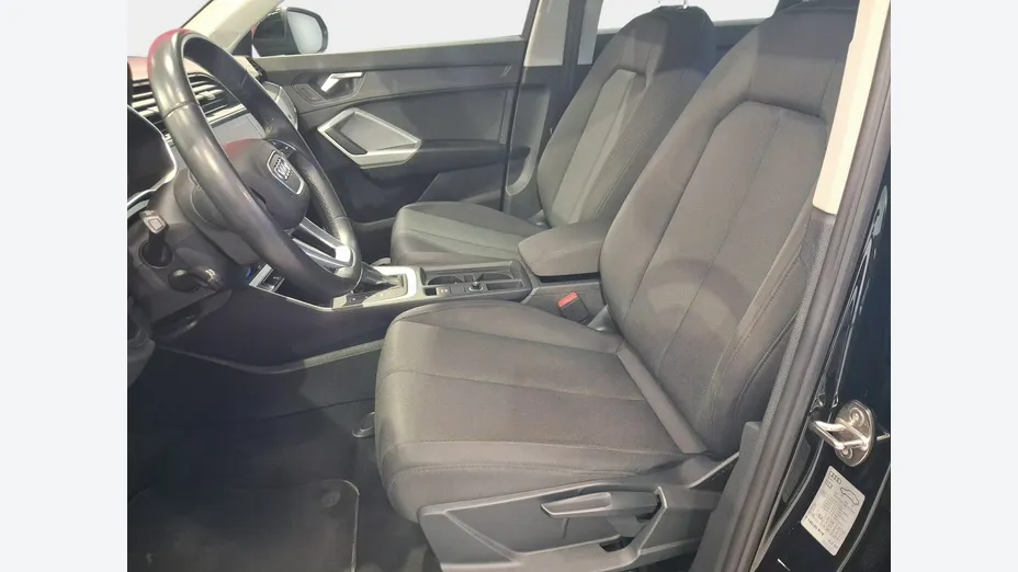 AUDI Q3 -