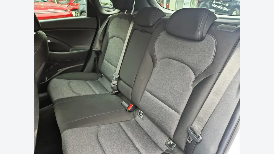 HYUNDAI i30 -