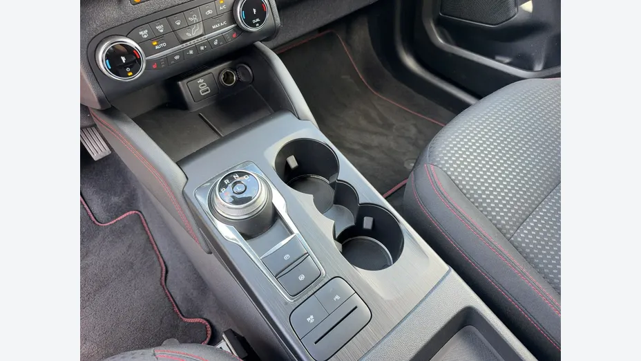 FORD Kuga -