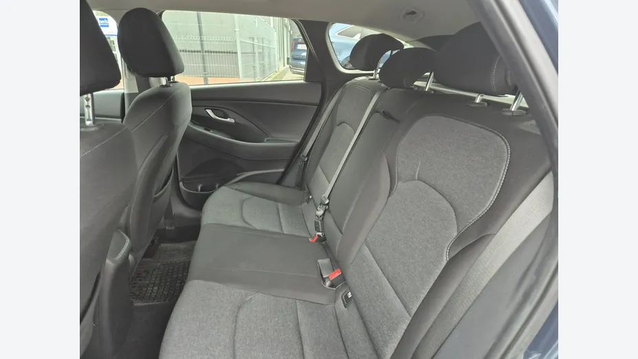 HYUNDAI i30 -