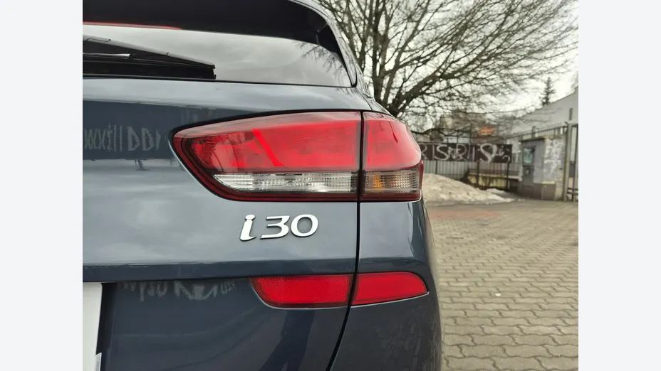 HYUNDAI i30 -