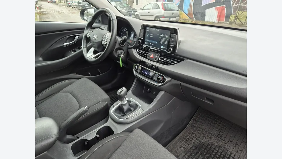HYUNDAI i30 -