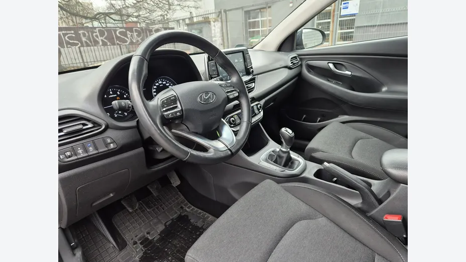 HYUNDAI i30 -