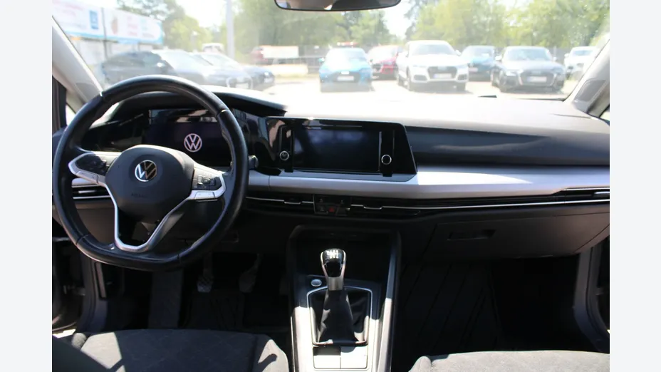 VOLKSWAGEN Golf -