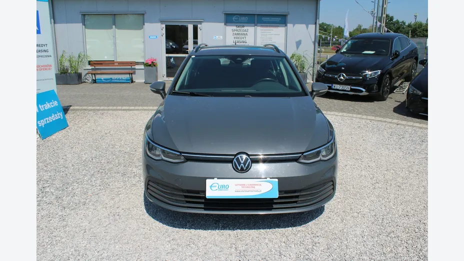 VOLKSWAGEN Golf -