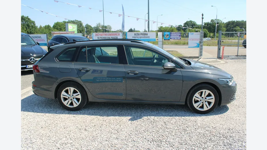 VOLKSWAGEN Golf -
