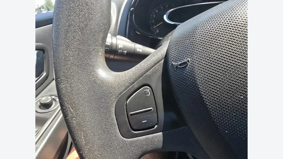 RENAULT Clio -