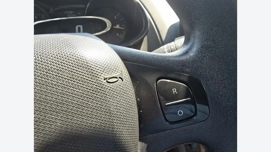 RENAULT Clio -