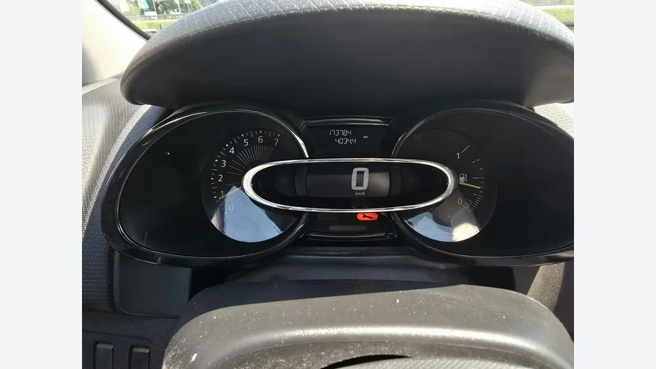 RENAULT Clio -