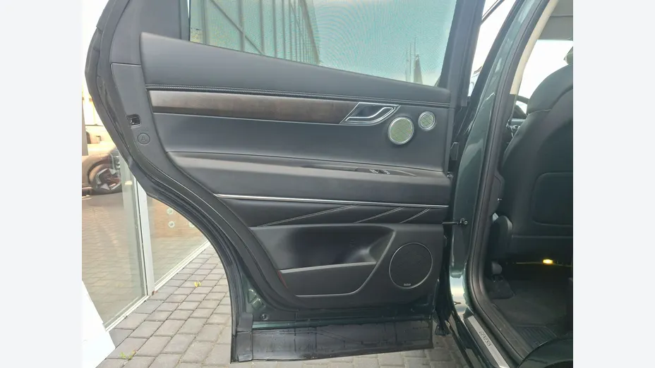 Genesis GV80 -