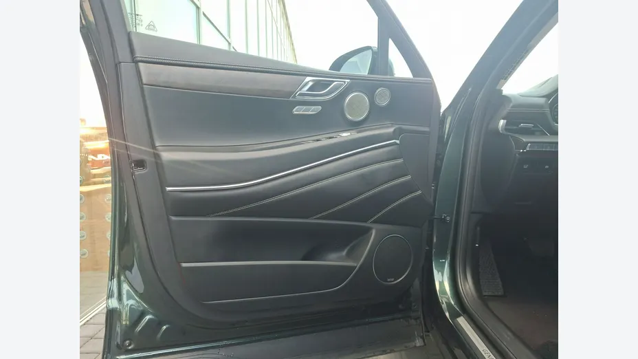 Genesis GV80 -