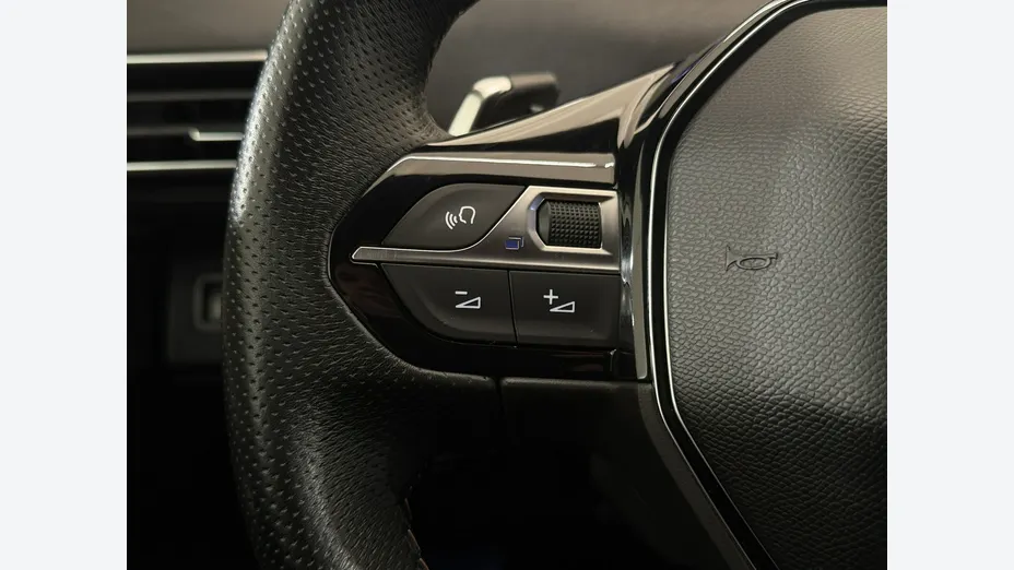 PEUGEOT 3008 -