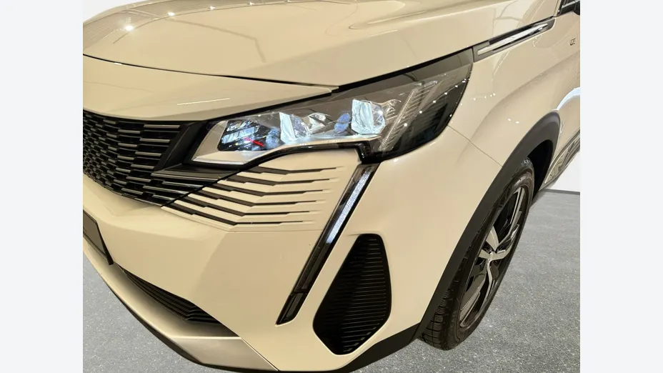 PEUGEOT 3008 -
