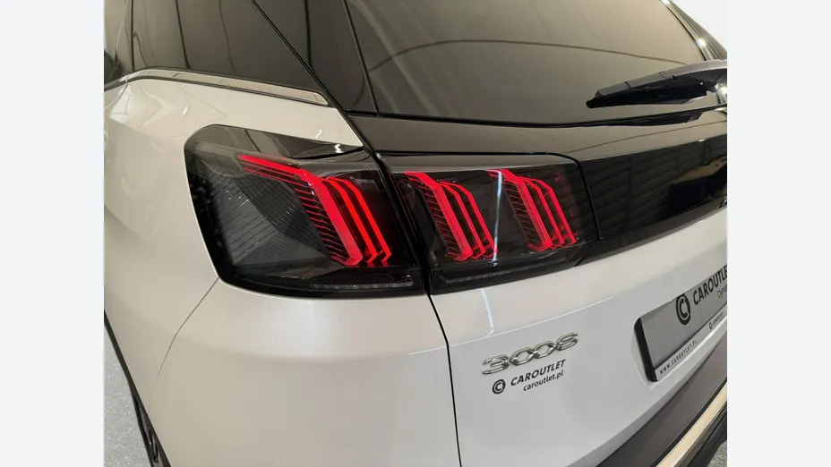 PEUGEOT 3008 -