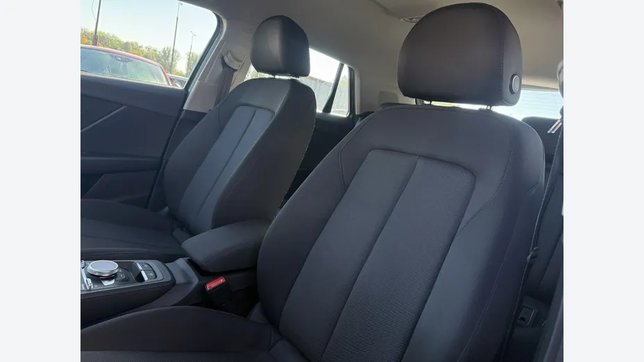 AUDI Q2 -