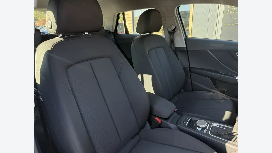 AUDI Q2 -