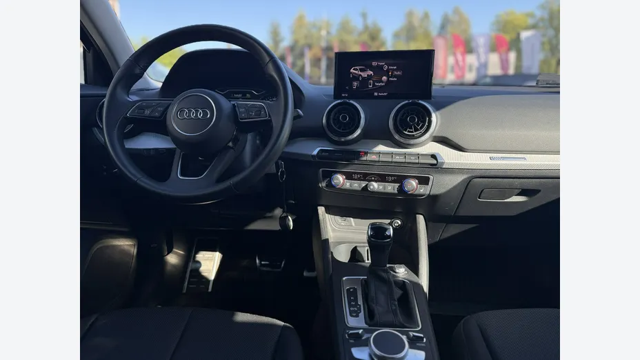 AUDI Q2 -