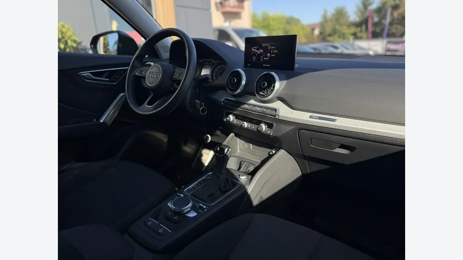 AUDI Q2 -