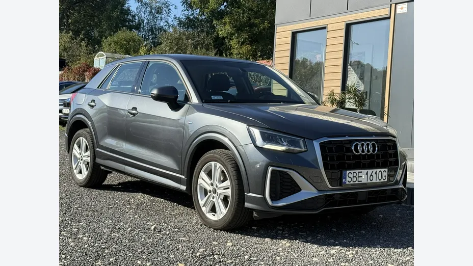 AUDI Q2 -