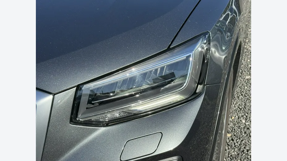 AUDI Q2 -