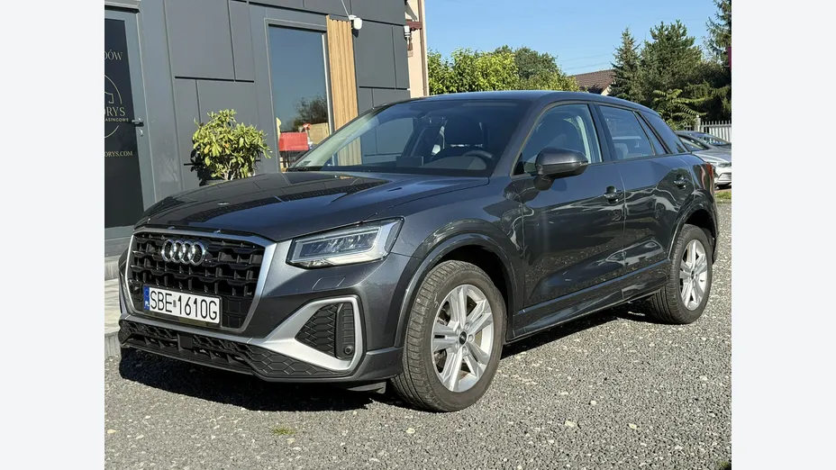 AUDI Q2 -