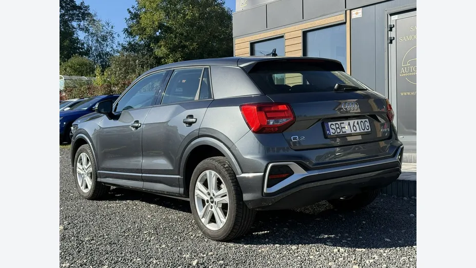 AUDI Q2 -