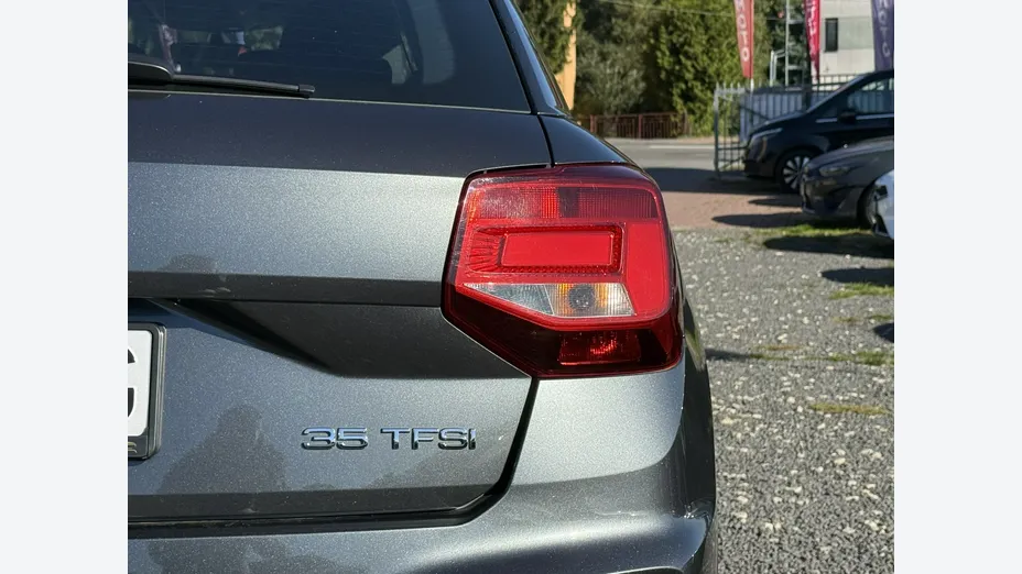 AUDI Q2 -