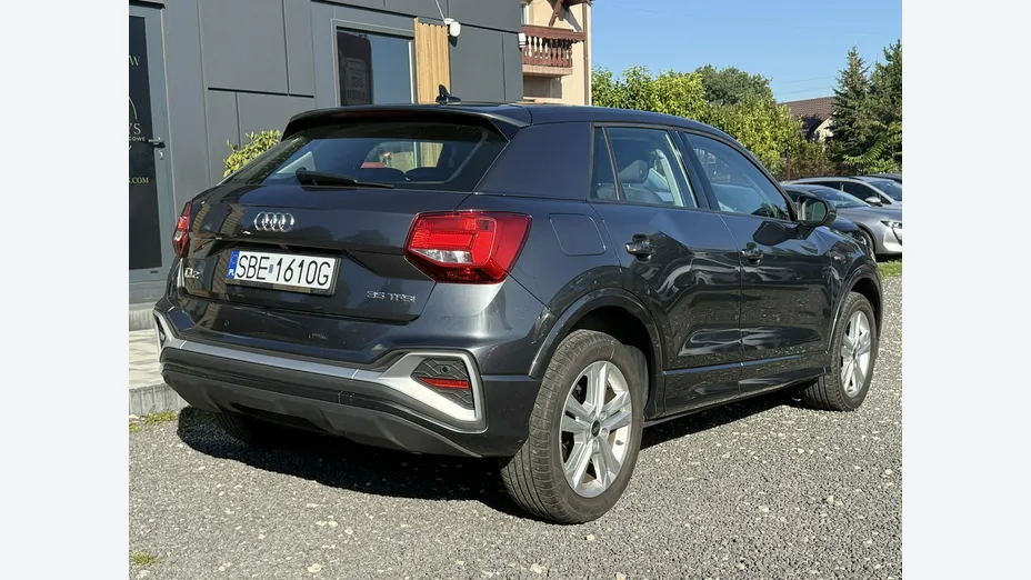 AUDI Q2 -