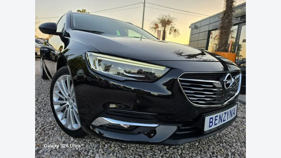 OPEL Insignia -