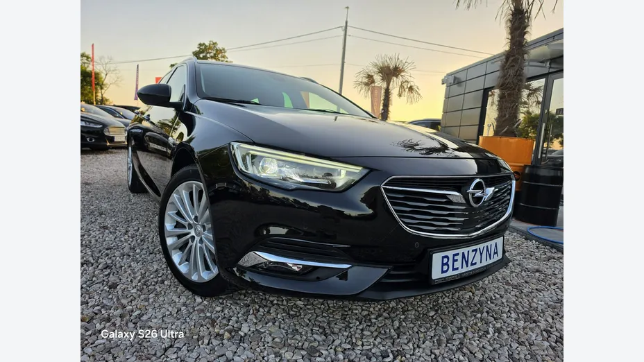 OPEL Insignia -