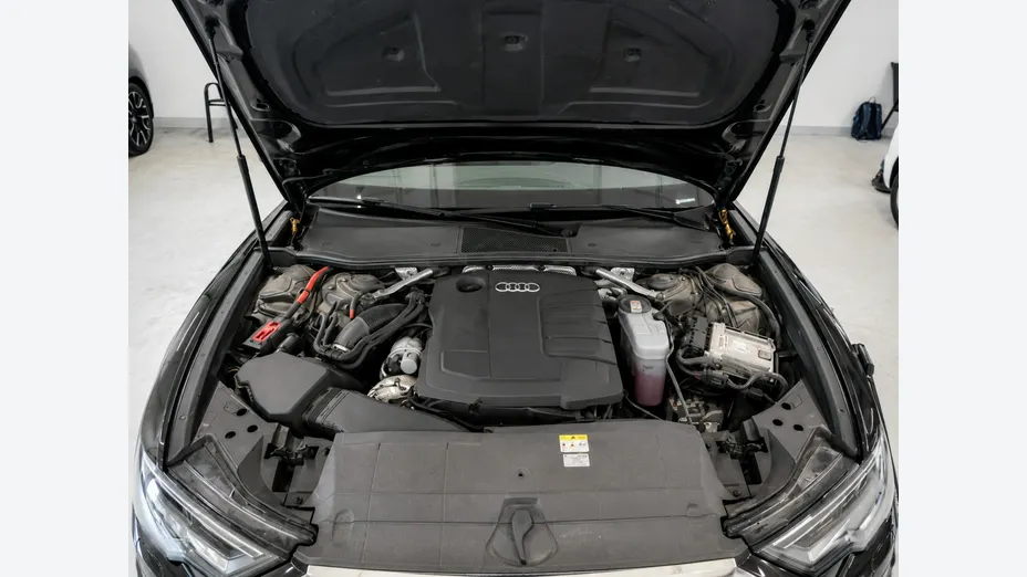 AUDI A6 -