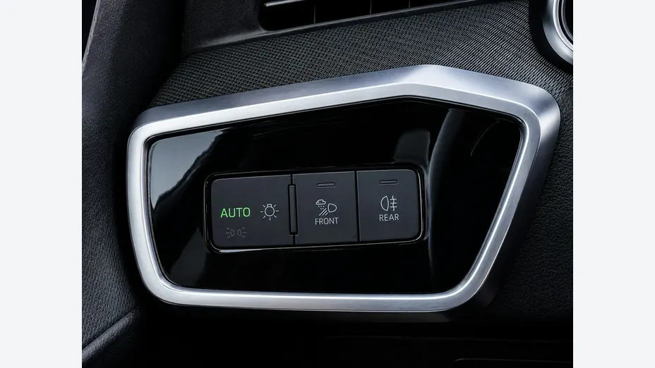 AUDI A6 -