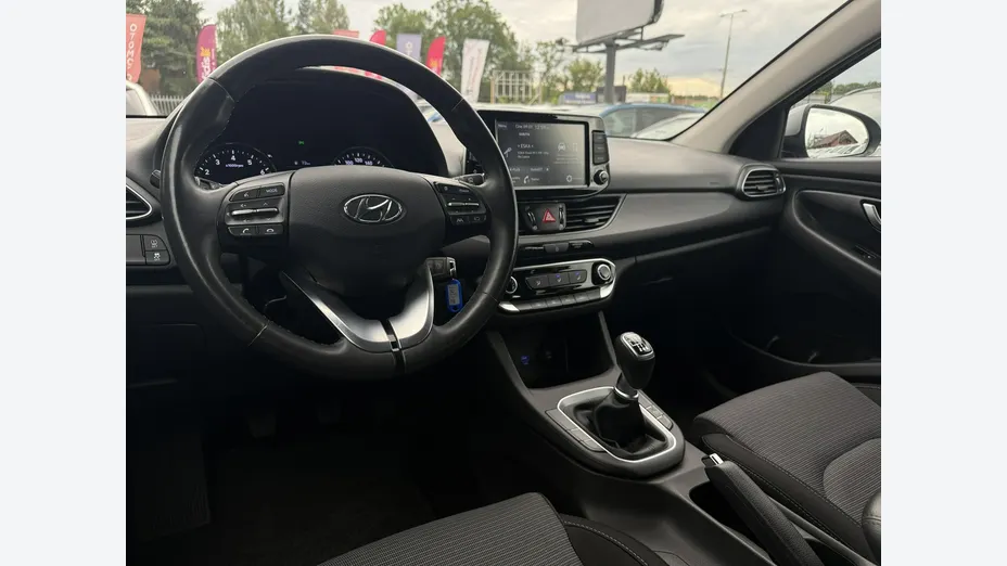 HYUNDAI i30 -