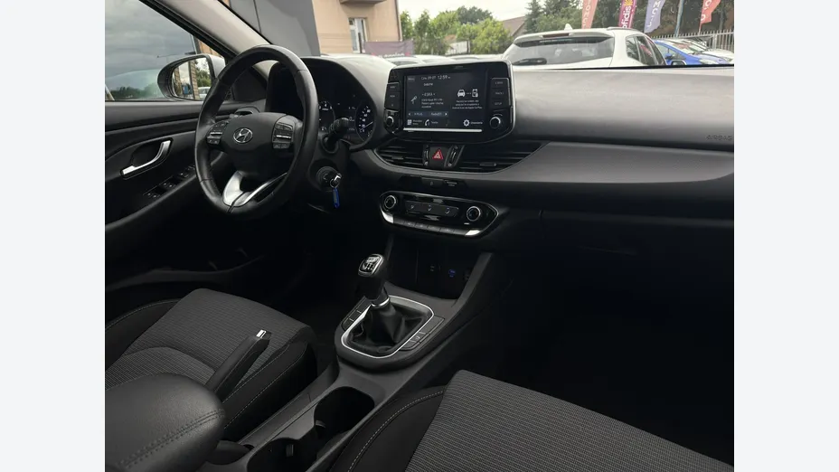 HYUNDAI i30 -